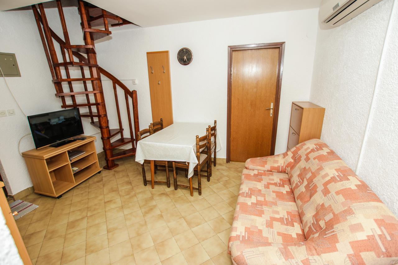 Apartment Karmen Porec Exterior photo